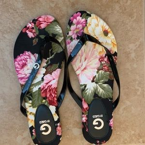 Guess sandals